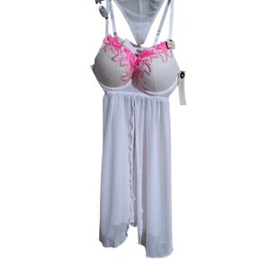 BCBGeneration Elegant White and Pink Lace Chemise. 2 Piece Set. Brand New